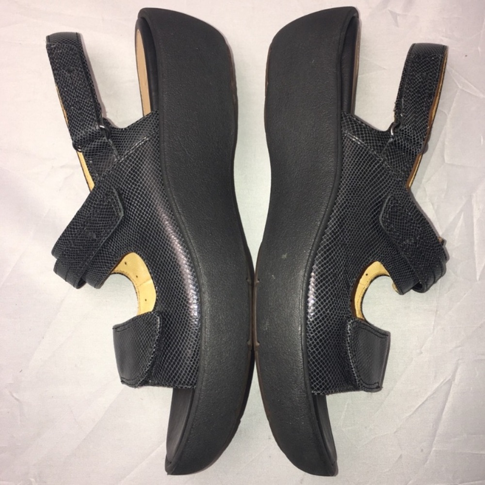 Clarks Artisan - image 4